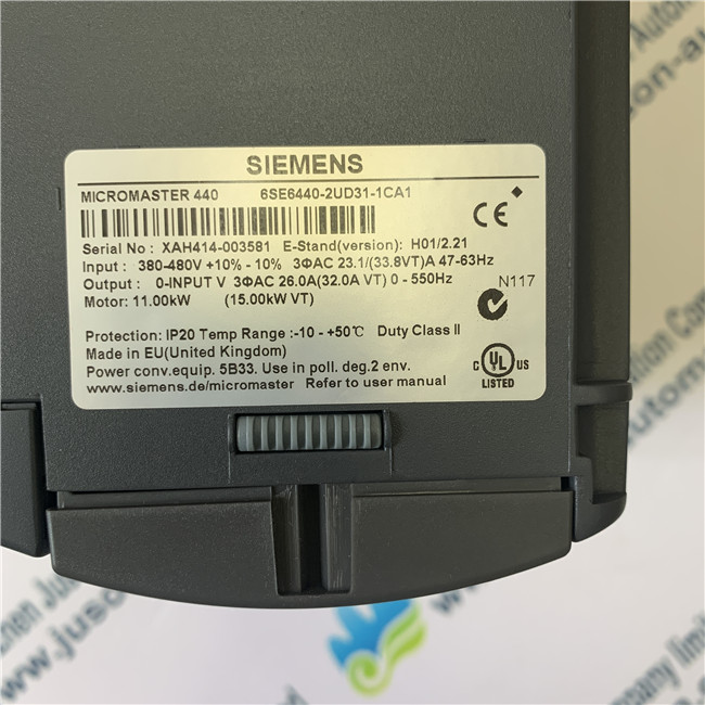 SIEMENS 6SE6440-2UD31-1CA1 MICROMASTER 440 sem filtro 380-480 V 3 AC + 10 / -10% 47-63 Hz torque constante 11 kW sobrecarga 150% 60 s
